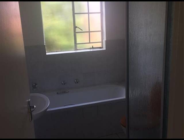 2 BEDROOM PROPERTY TO RENT IN RANDBURG CENTRAL